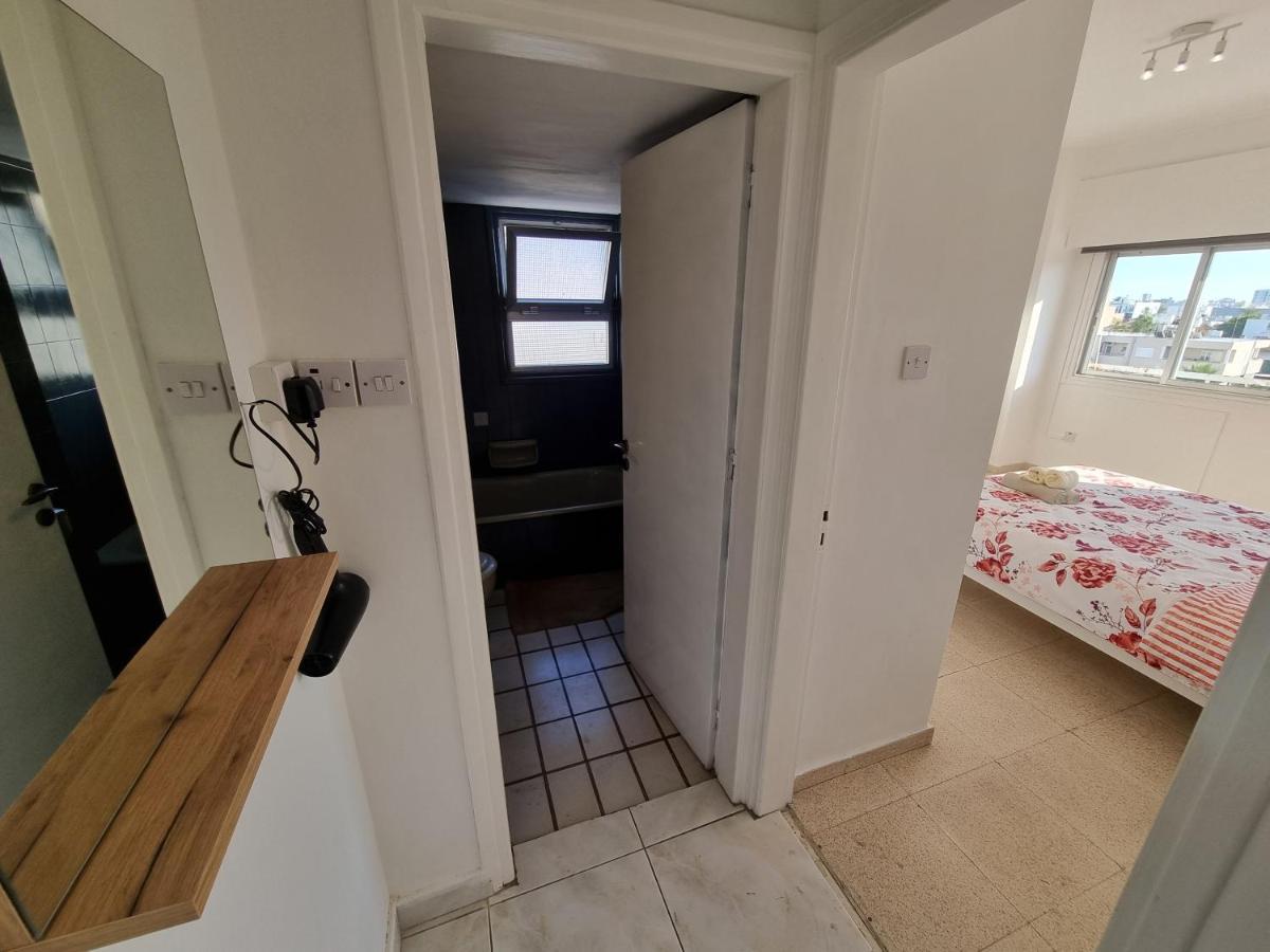City View Rooms Larnaca Bagian luar foto