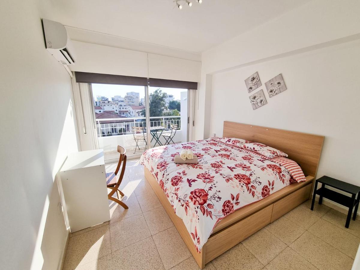 City View Rooms Larnaca Bagian luar foto