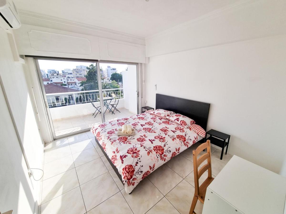 City View Rooms Larnaca Bagian luar foto