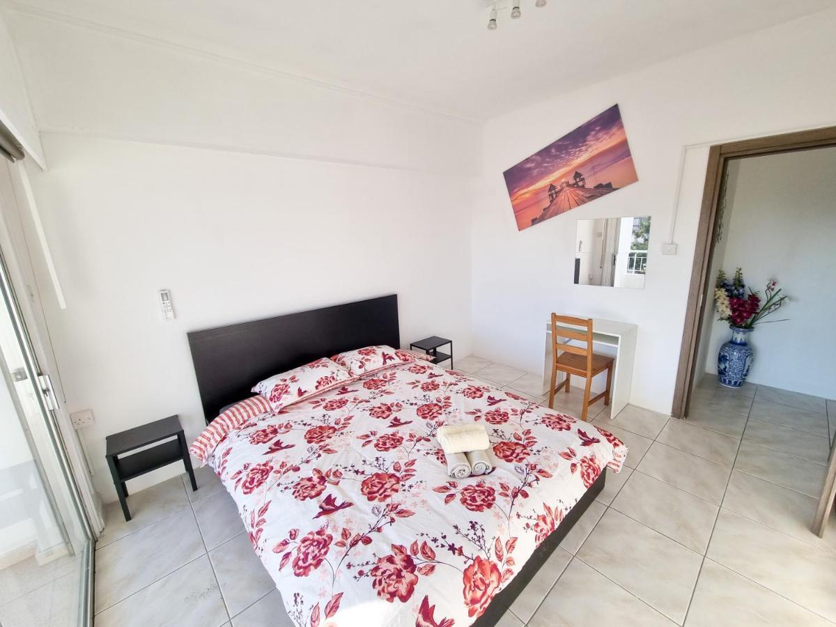 City View Rooms Larnaca Bagian luar foto