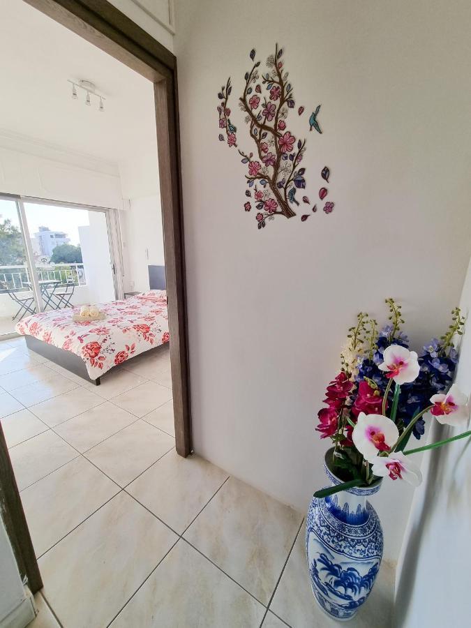 City View Rooms Larnaca Bagian luar foto