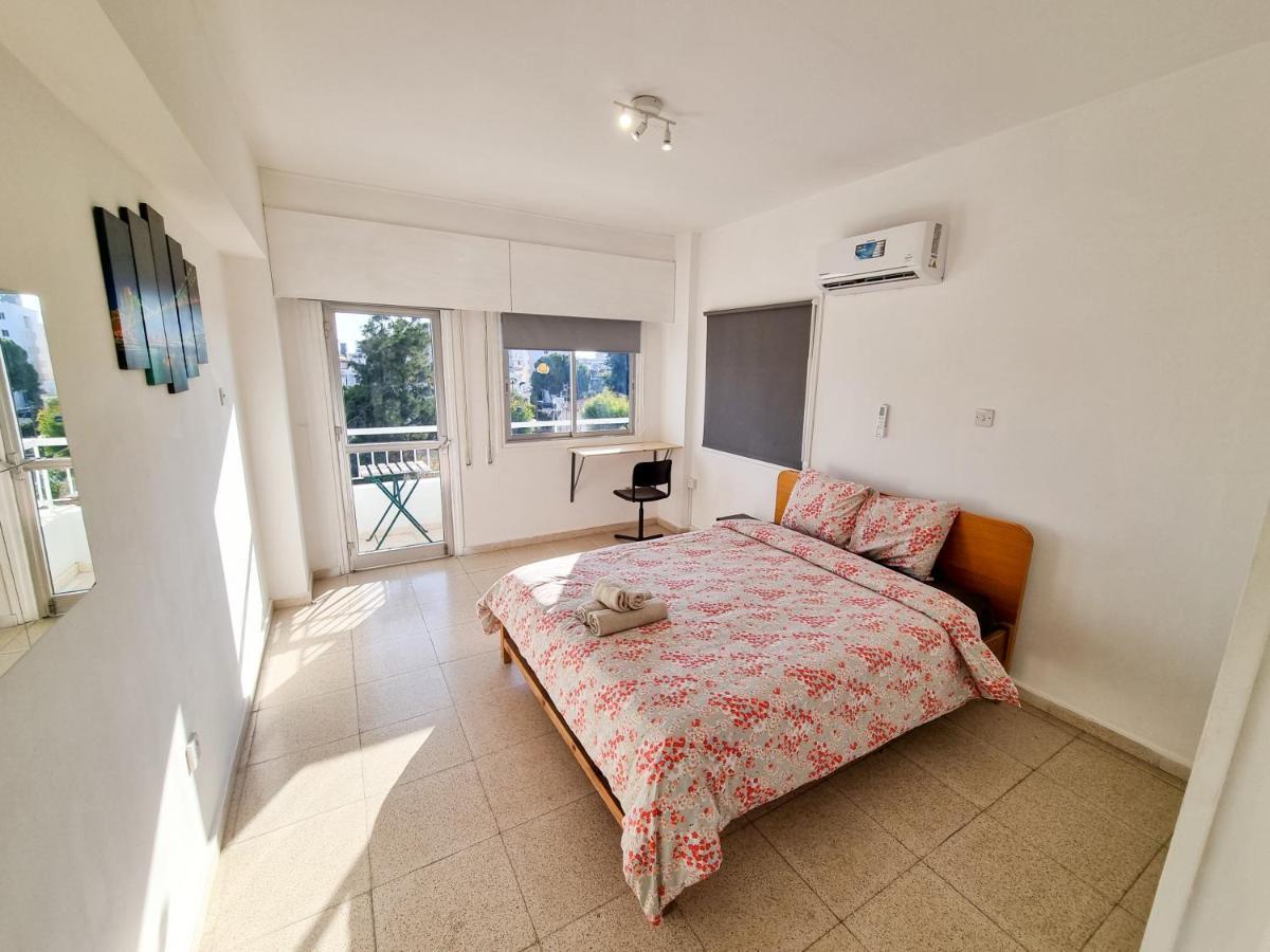City View Rooms Larnaca Bagian luar foto